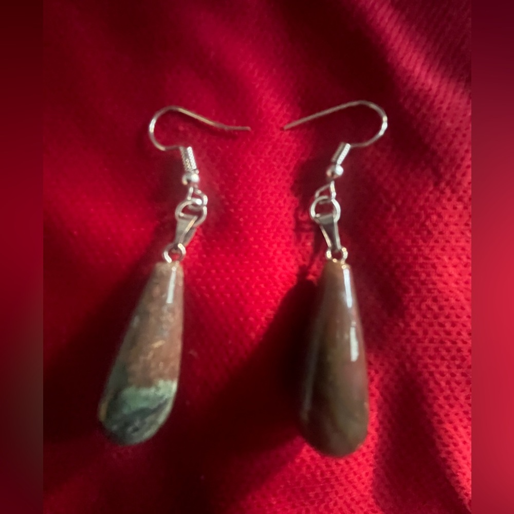 Brown Marble Stone Chic Teardrop Pierced Earrings in Earthy Tones NWT - Picture 2 of 3